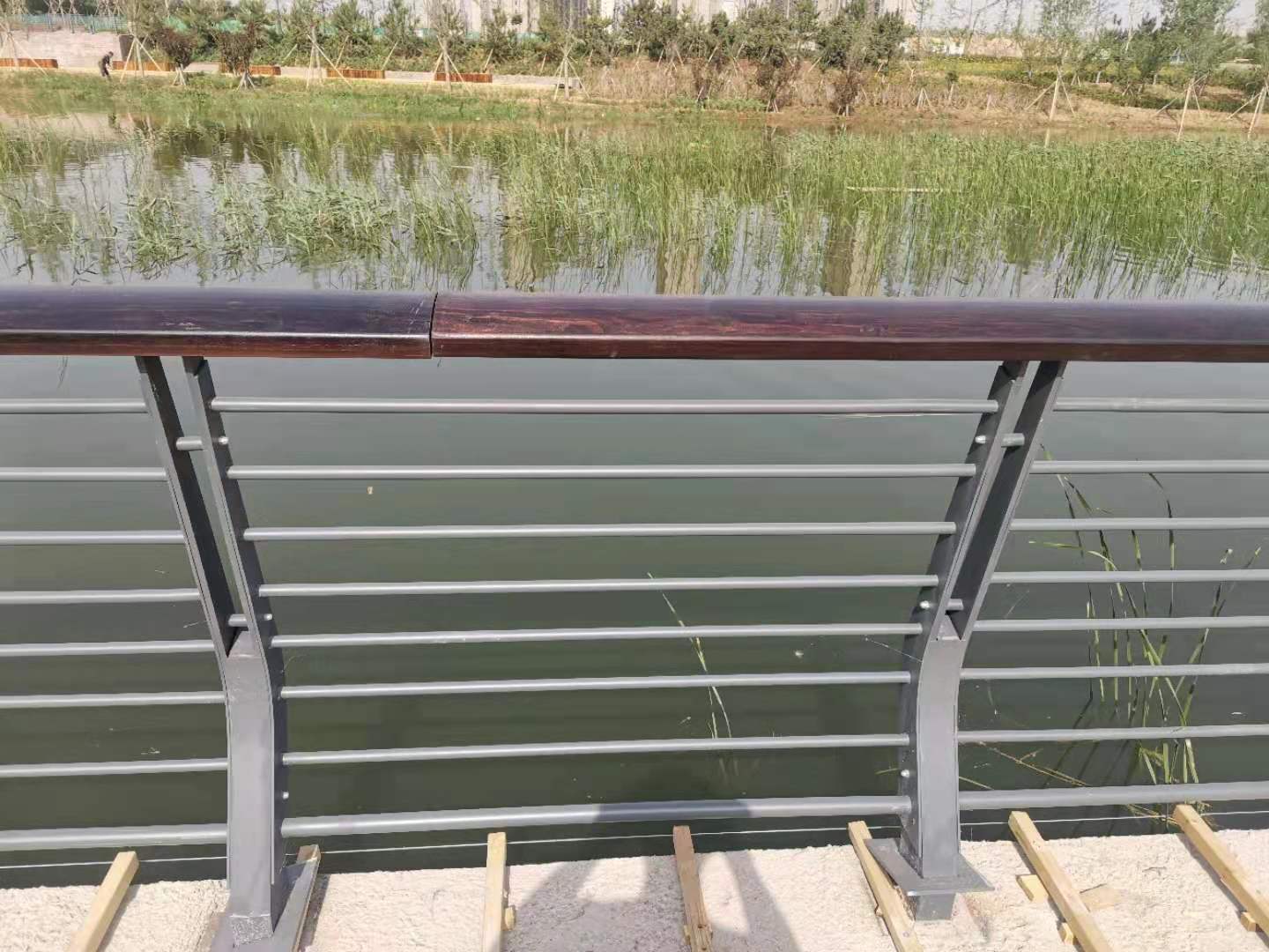 郑州市桥梁防撞护栏桥梁防撞护栏 - 厂家
